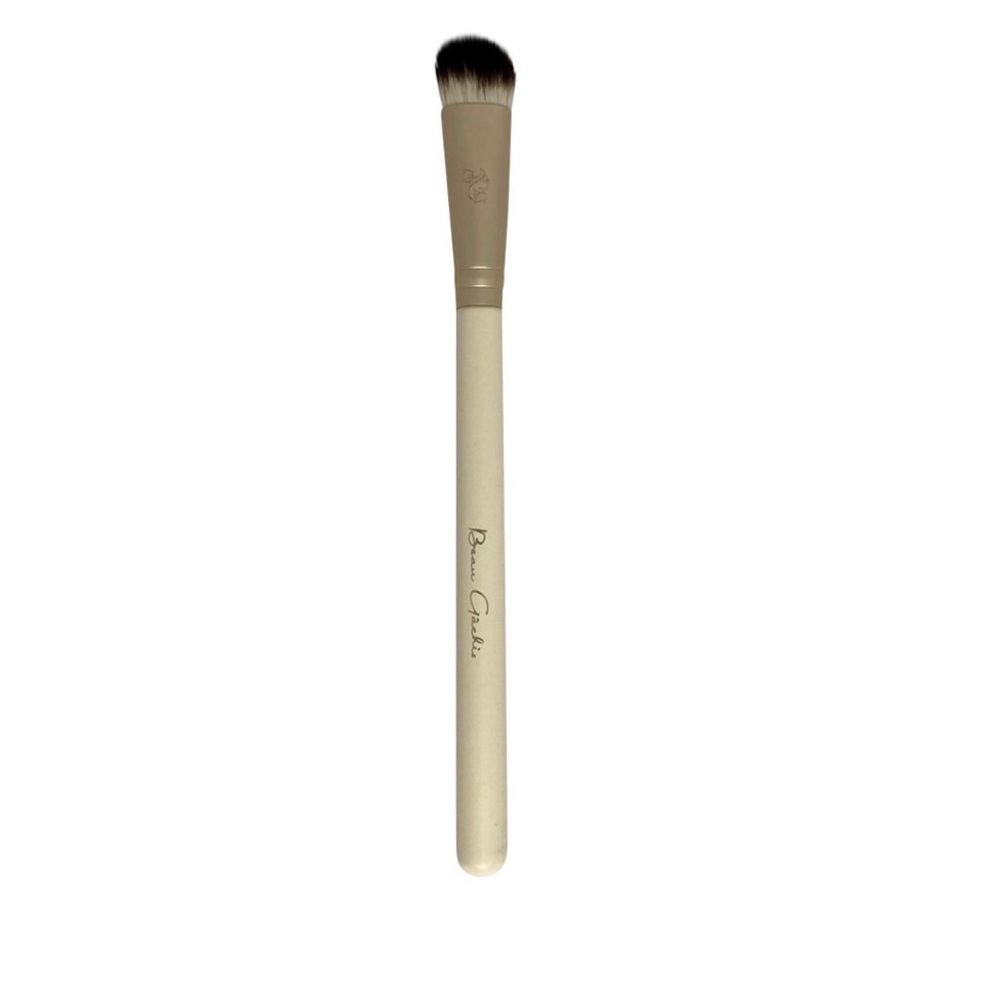 Makeup brush